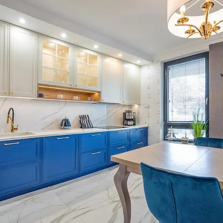 Okrzei, Sun & Snow *