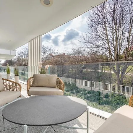 Okrzei, Sun & Snow 소포트